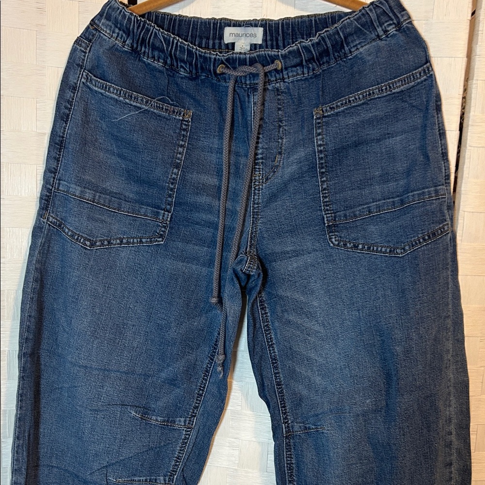 Maurices  Barrel leg Jeans with Pockets - Picture 4 of 7